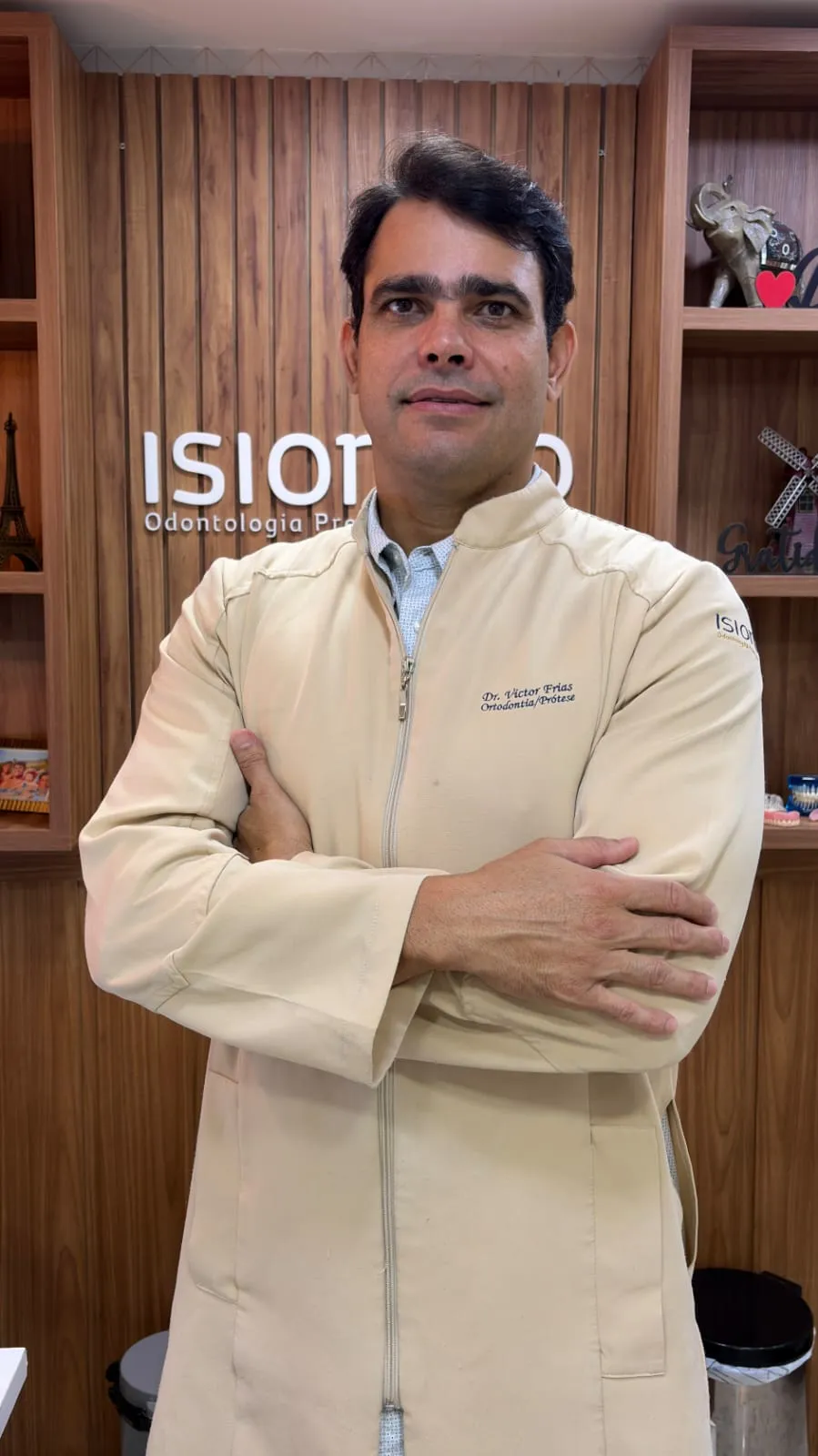 Dr. Victor Frias